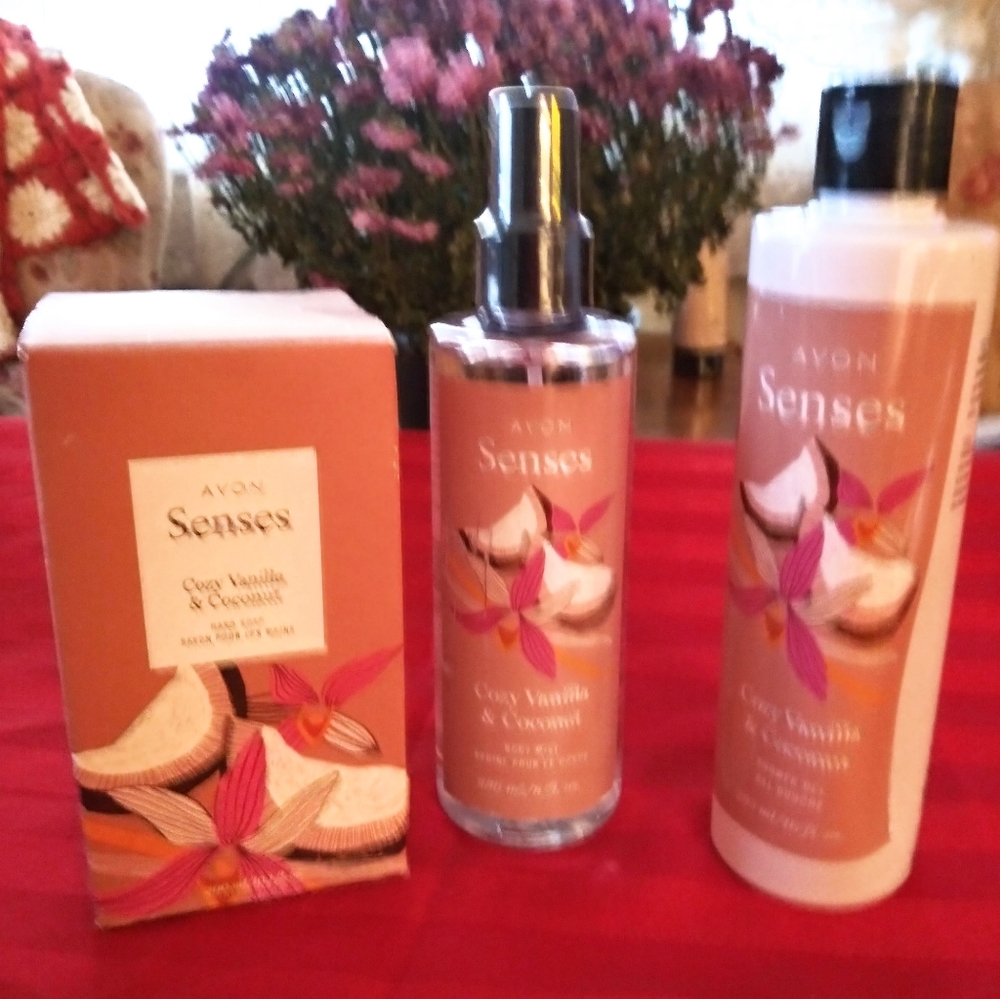 New Avon Senses Cozy Vanilla and Coconut Set  $15 & $4.99 shipping today